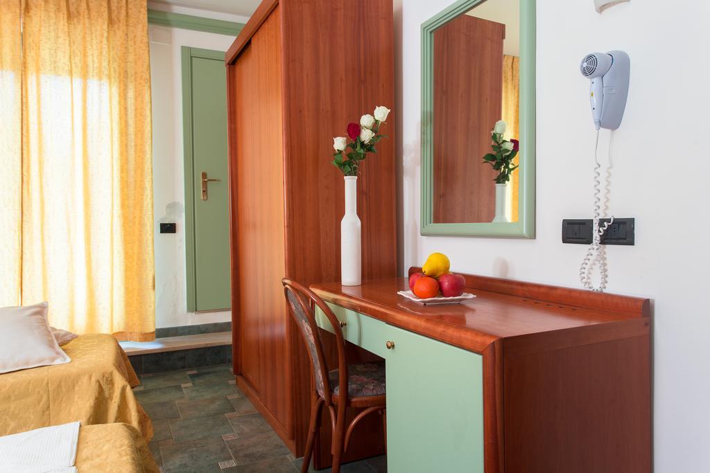 Hotel Zeus Cesenatico Quarto foto
